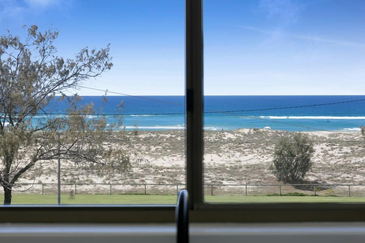 Beachfront Studio With Balcony & Stunning Views Apartment Gold Coast Exterior photo